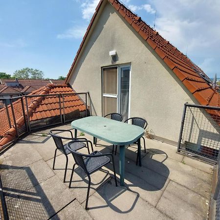 Utulny Apartman V Bratislava 4 Exterior foto