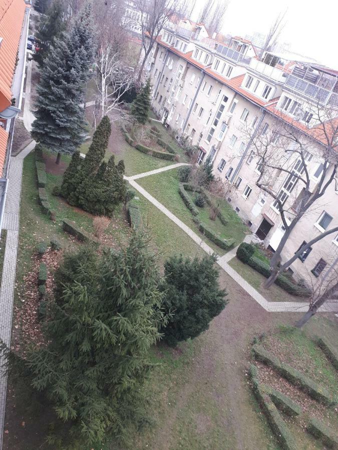 Utulny Apartman V Bratislava 4 Exterior foto